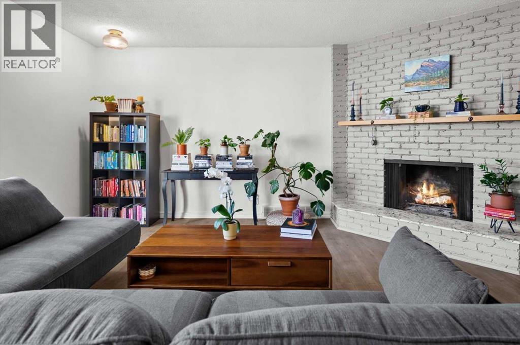 20 Brampton Crescent SW, Calgary, Alberta  T2W 0Y4 - Photo 5 - A2304005