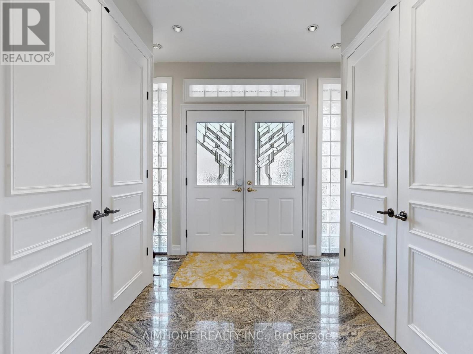 145 Renaissance Court, Vaughan (Beverley Glen), Ontario  L4J 7W4 - Photo 3 - N13032890