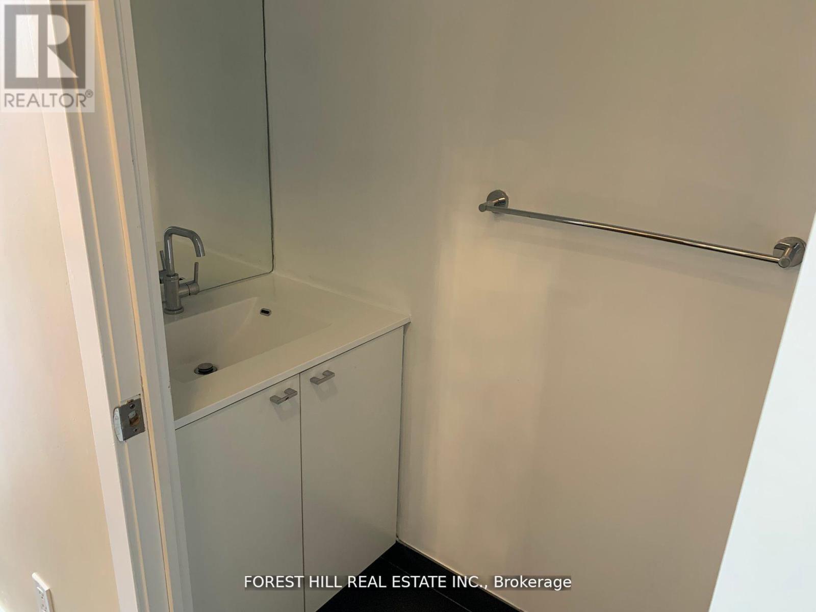 1305 - 105 The Queensway Avenue, Toronto (High Park-Swansea), Ontario  M6S 5B5 - Photo 8 - W13032900