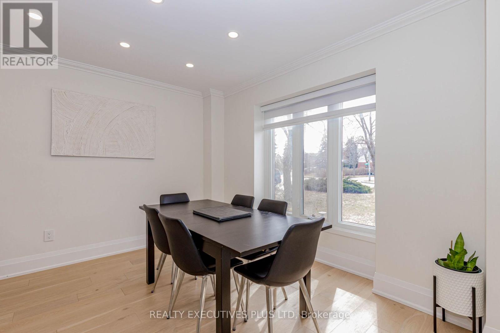 68 Leander Street, Brampton (Westgate), Ontario  L6S 3M7 - Photo 10 - W13032914