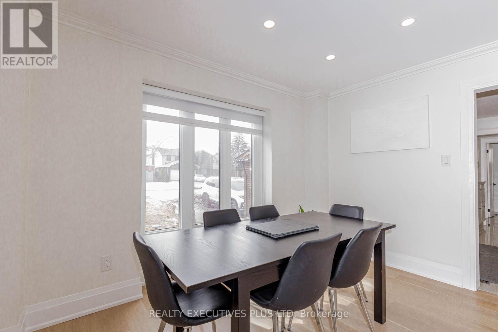 68 Leander Street, Brampton (Westgate), Ontario  L6S 3M7 - Photo 11 - W13032914