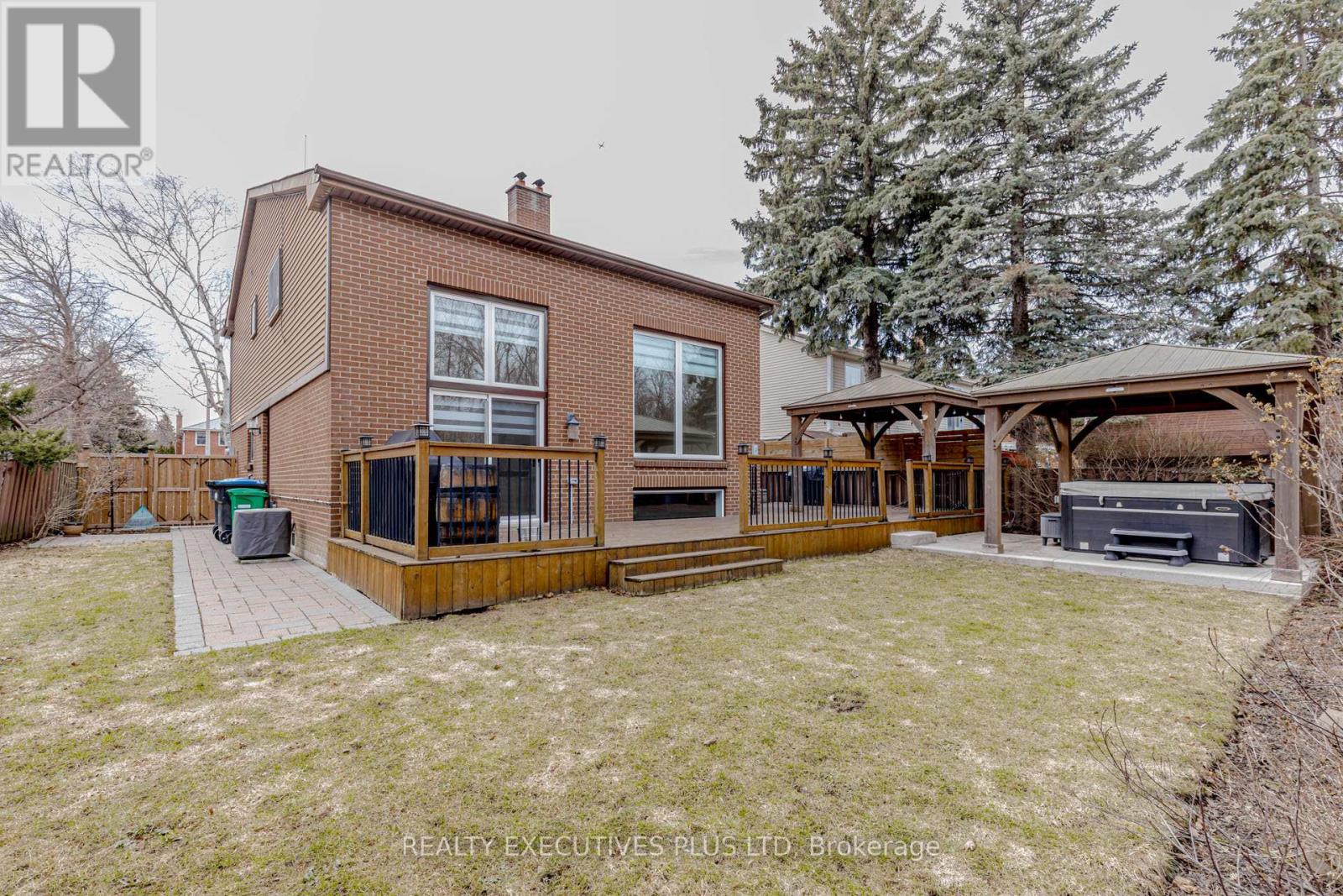 68 Leander Street, Brampton (Westgate), Ontario  L6S 3M7 - Photo 47 - W13032914