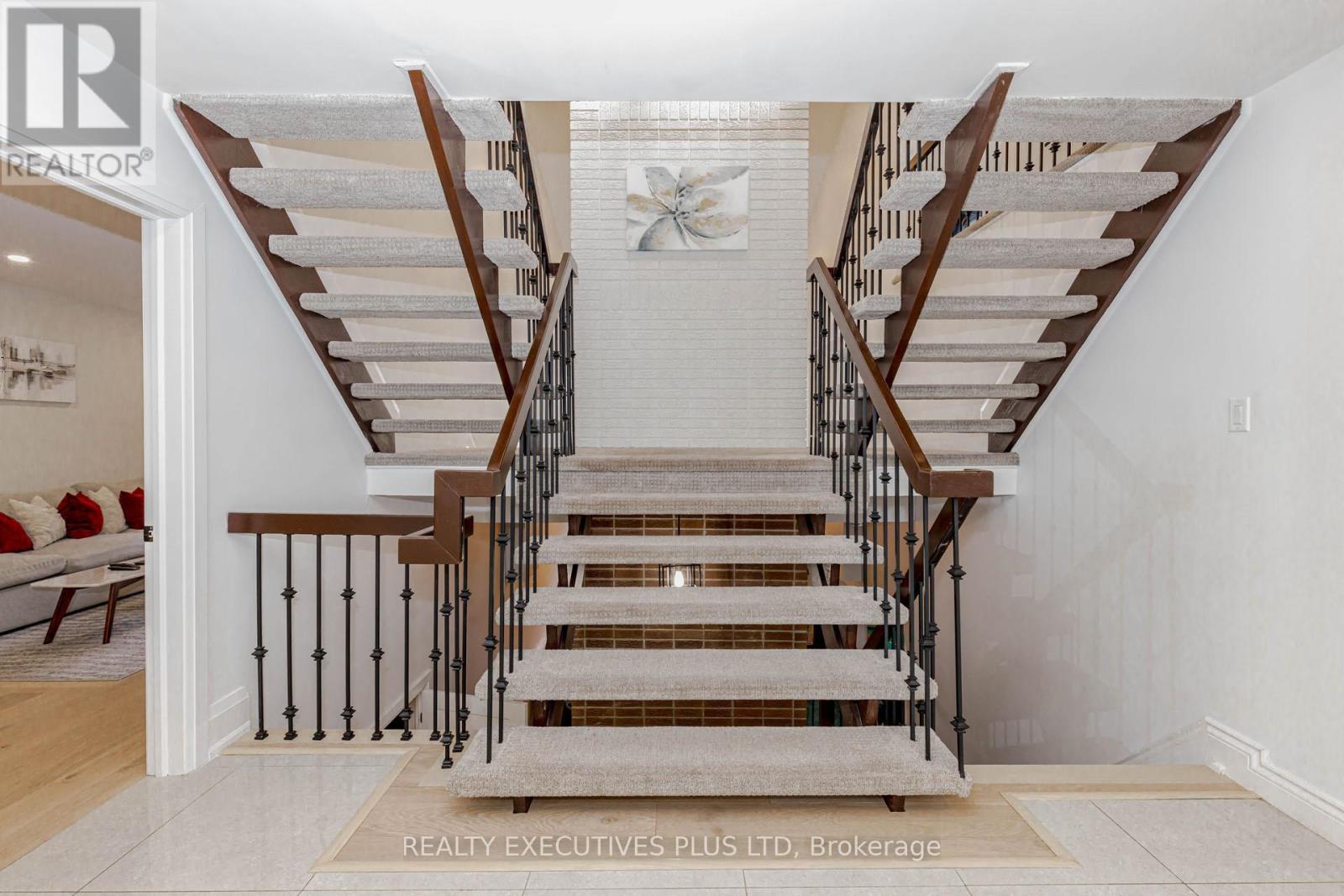 68 Leander Street, Brampton (Westgate), Ontario  L6S 3M7 - Photo 6 - W13032914