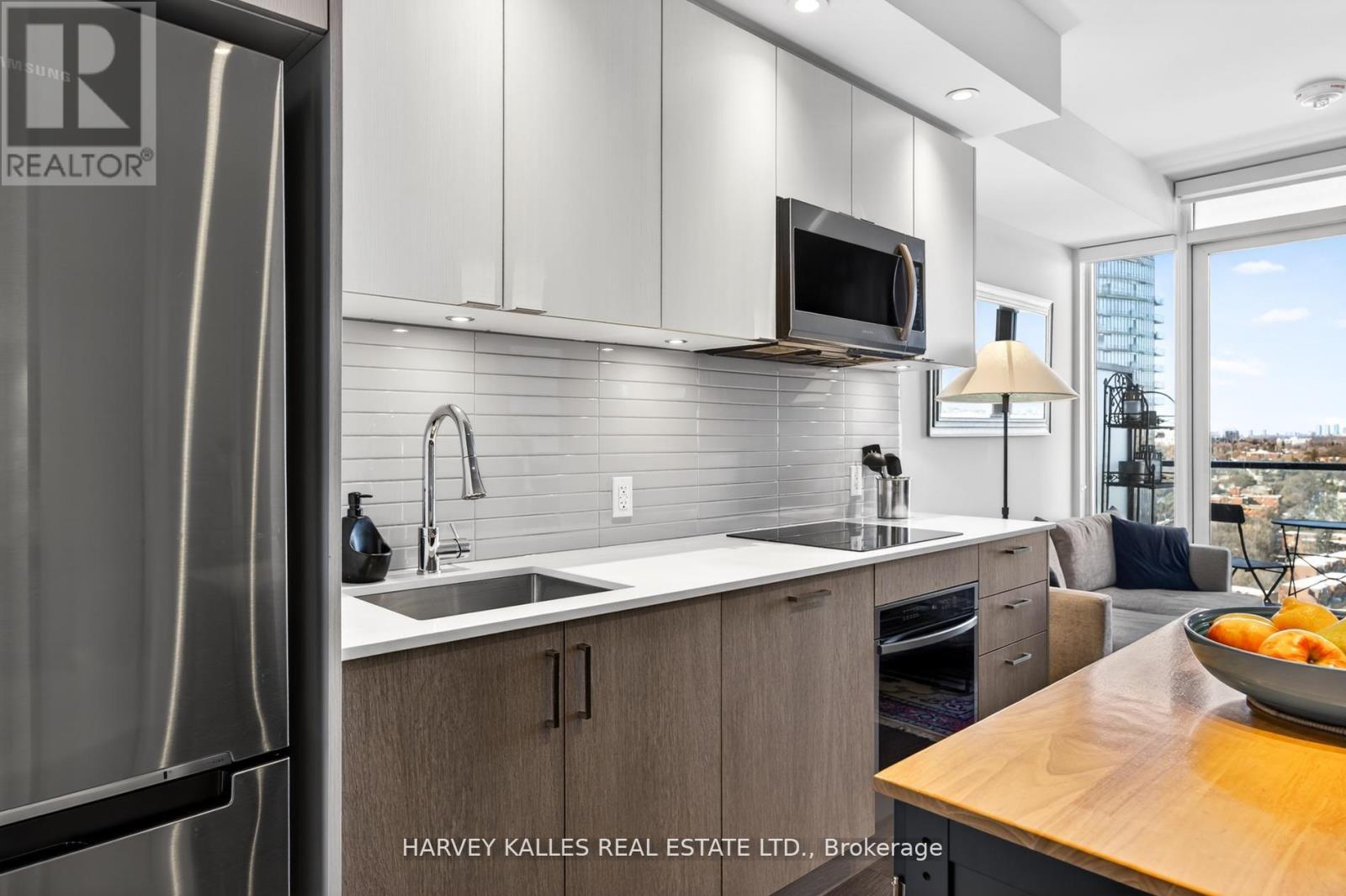 2201 - 1926 Lake Shore Boulevard W, Toronto, Ontario  M6S 1A1 - Photo 3 - W13032944