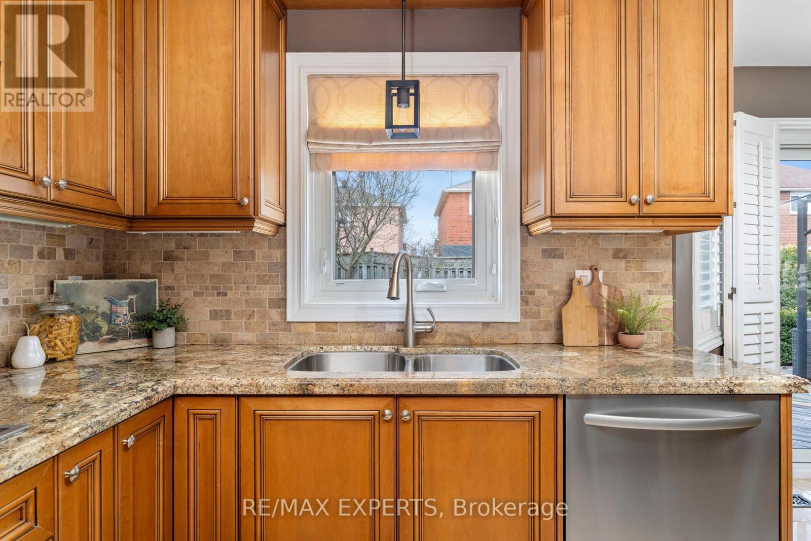 64 Whitbread Avenue, Caledon, Ontario  L7E 1R1 - Photo 16 - W13032952