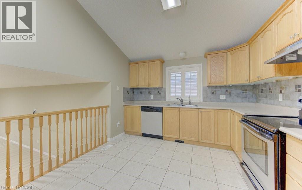 431 Lausanne Crescent, Waterloo, Ontario  N2T 2X6 - Photo 8 - 40820870