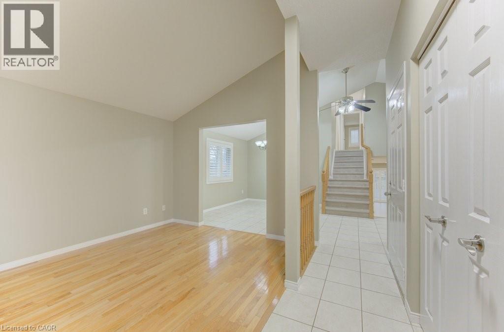 431 Lausanne Crescent, Waterloo, Ontario  N2T 2X6 - Photo 3 - 40820870