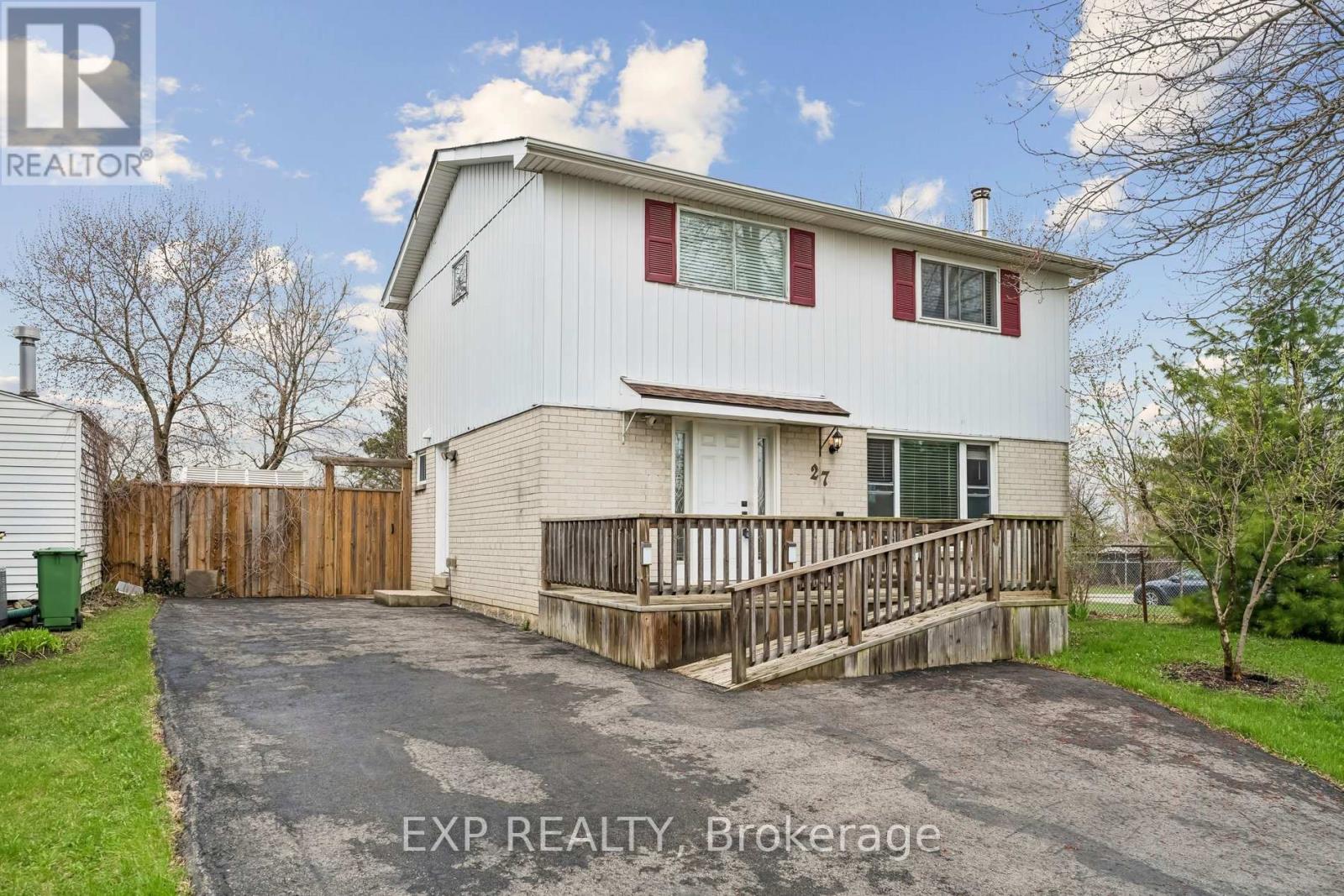 27 John Murray Street, Hamilton (Stoney Creek Mountain), Ontario  L8J 1C5 - Photo 2 - X13032852