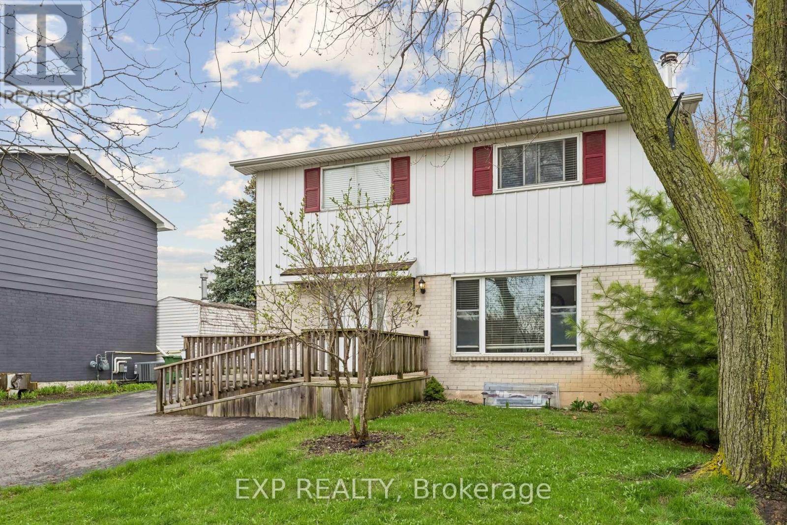 27 John Murray Street, Hamilton (Stoney Creek Mountain), Ontario  L8J 1C5 - Photo 3 - X13032852