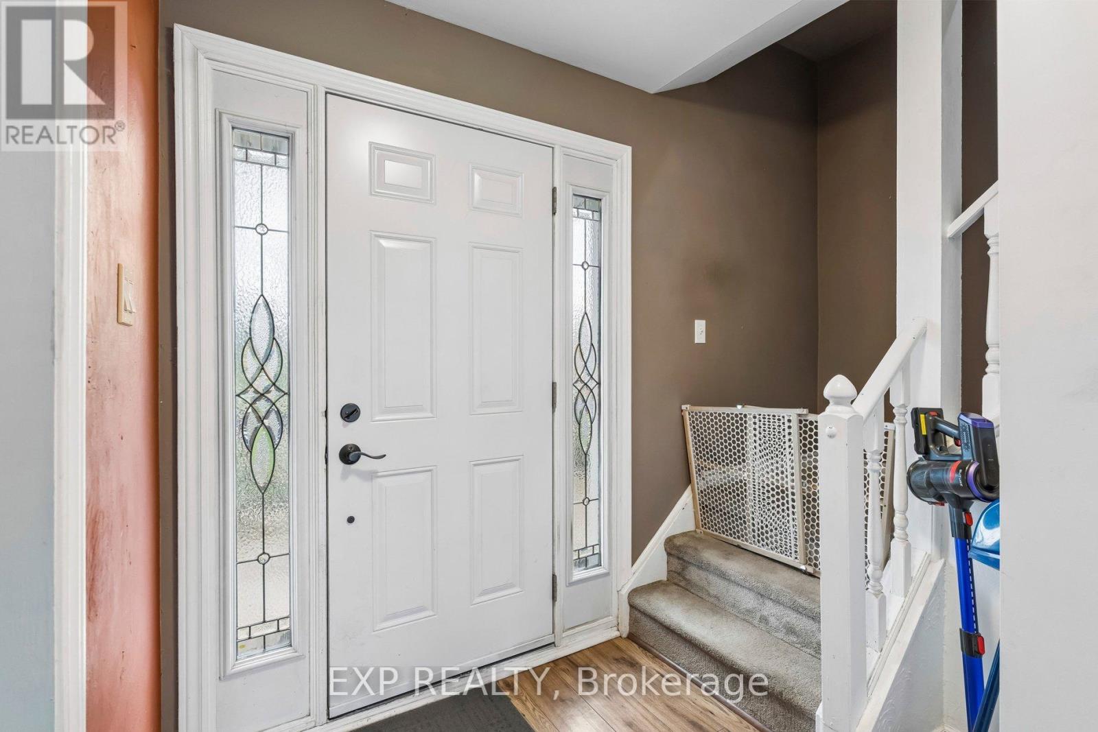 27 John Murray Street, Hamilton (Stoney Creek Mountain), Ontario  L8J 1C5 - Photo 4 - X13032852