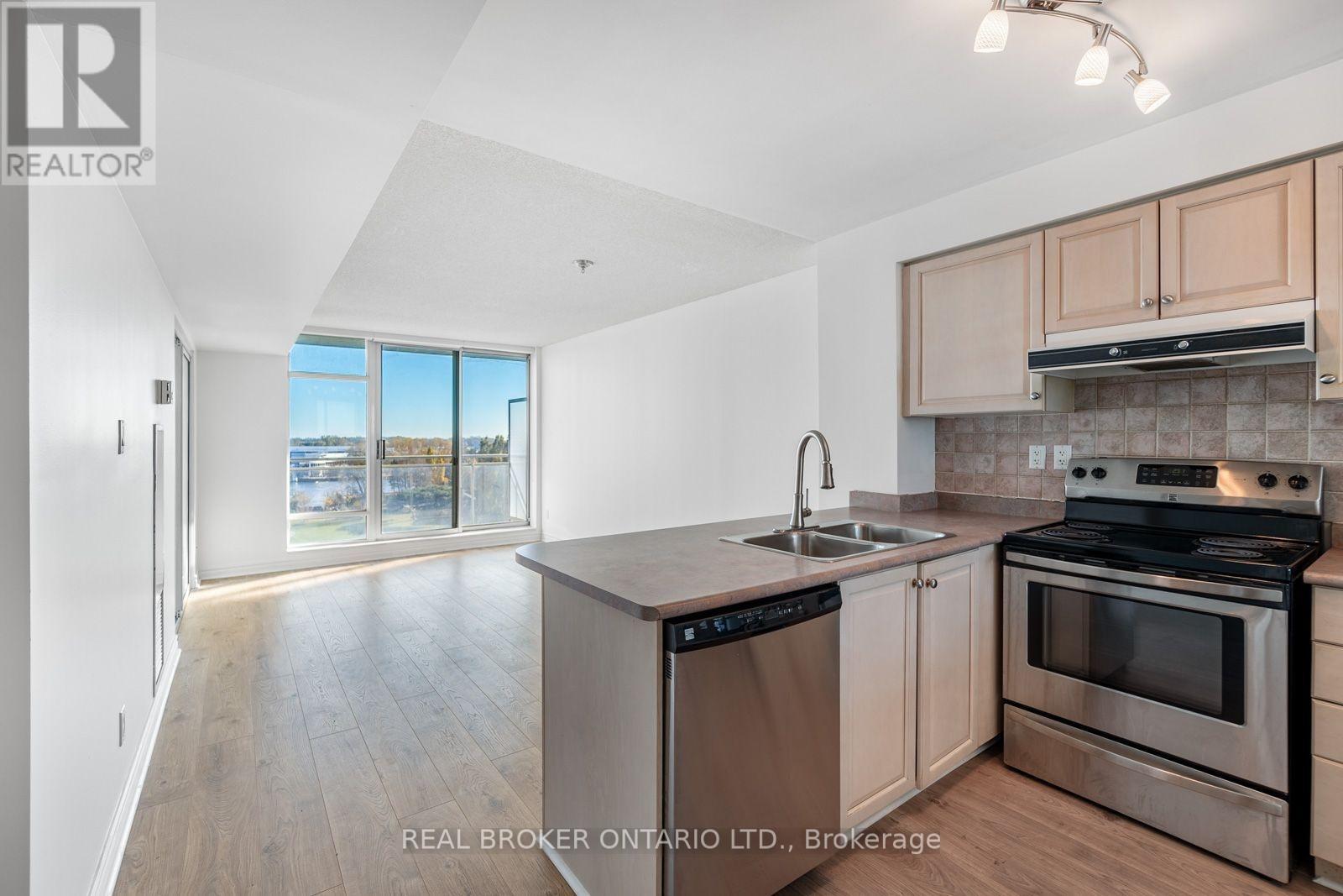 915 - 650 Queens Quay W, Toronto, Ontario  M5V 3N2 - Photo 4 - C13031476