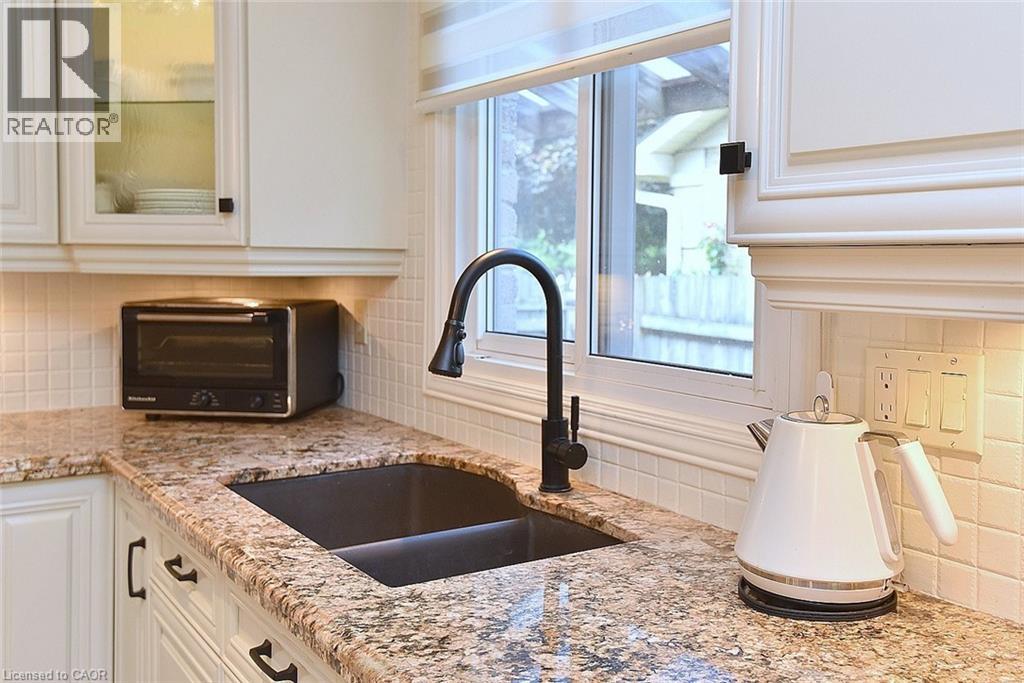 18 Charterhouse Crescent, Ancaster, Ontario  L9G 4E5 - Photo 15 - 40823159