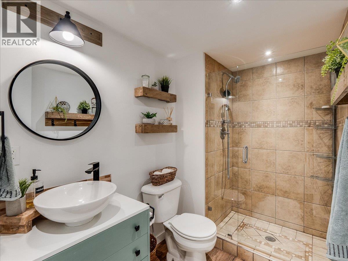 3461 Aster Drive, Trail, British Columbia  V1R 2X2 - Photo 22 - 10384382