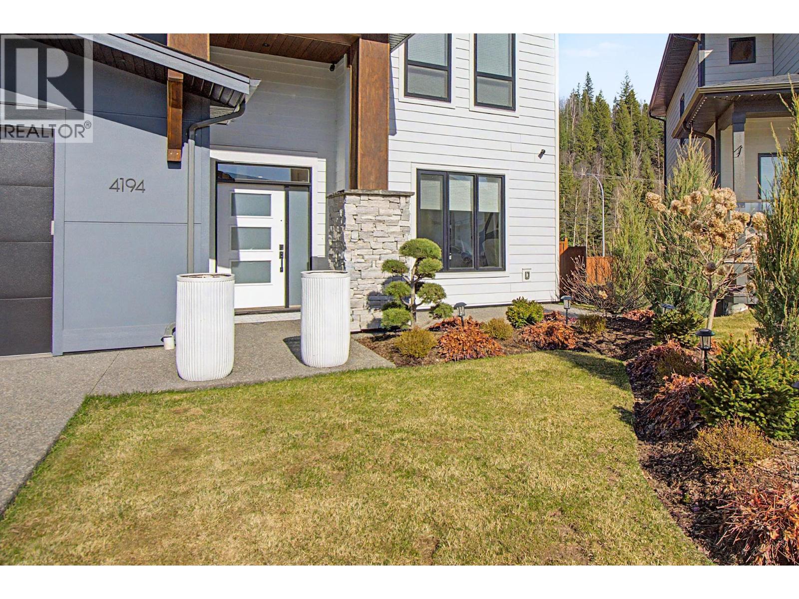 4192-4194 Mears Court, Prince George, British Columbia  V2K 0B1 - Photo 2 - R3114853