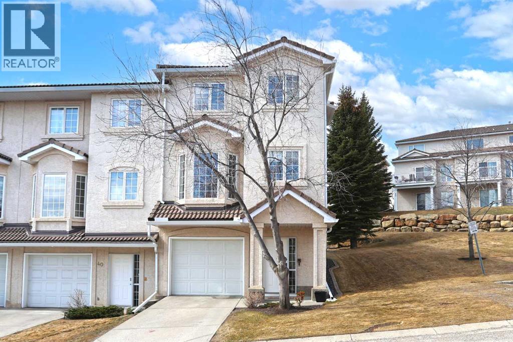 42 Hamptons Link Nw, Calgary, Alberta  T3A 5V9 - Photo 3 - A2281569