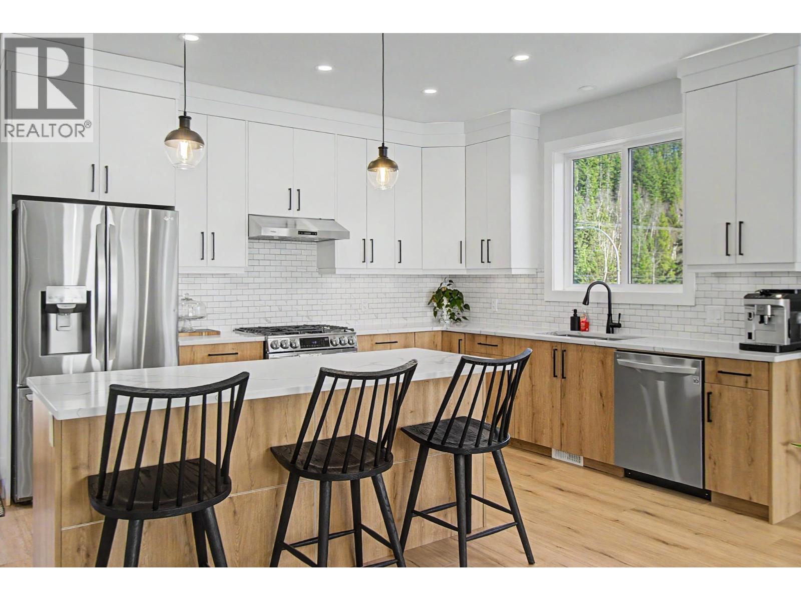 4192-4194 Mears Court, Prince George, British Columbia  V2K 0B1 - Photo 9 - R3114853