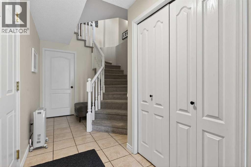 42 Hamptons Link Nw, Calgary, Alberta  T3A 5V9 - Photo 5 - A2281569