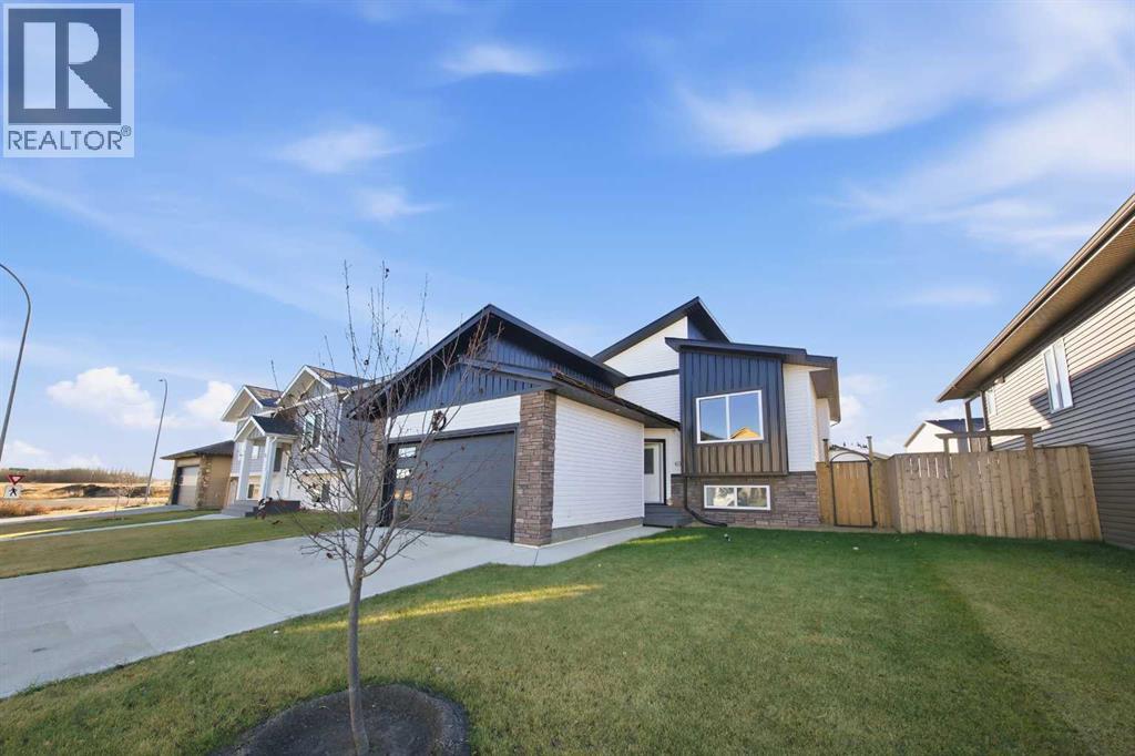 69 Mackenzie Avenue, Lacombe, Alberta  T4L 0H9 - Photo 3 - A2283767