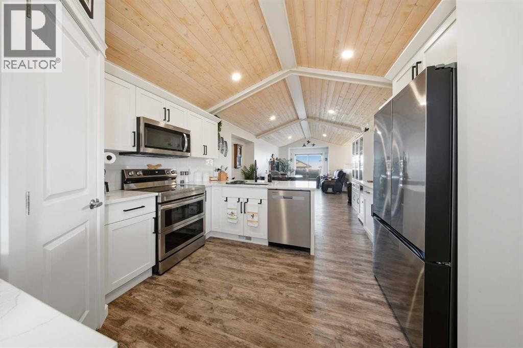 69 Mackenzie Avenue, Lacombe, Alberta  T4L 0H9 - Photo 11 - A2283767