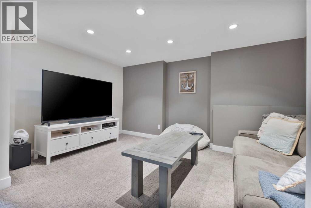 332 Cottageclub Way, Rural Rocky View County, Alberta  T4C 1C3 - Photo 18 - A2293703