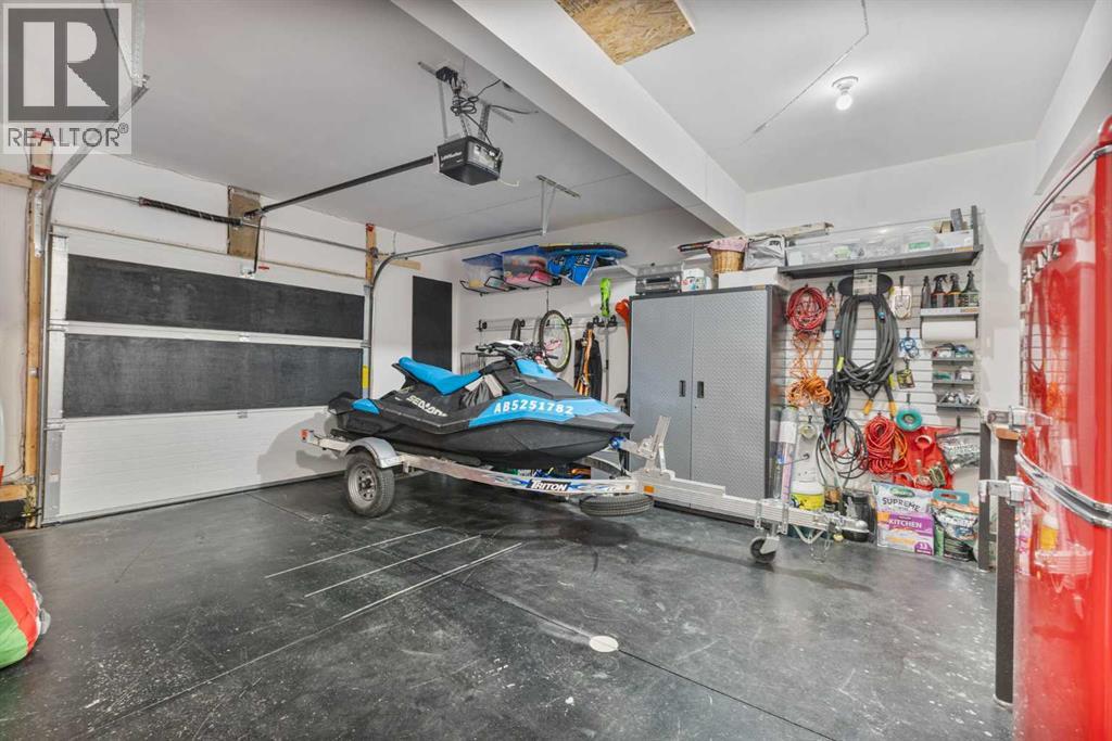 332 Cottageclub Way, Rural Rocky View County, Alberta  T4C 1C3 - Photo 33 - A2293703