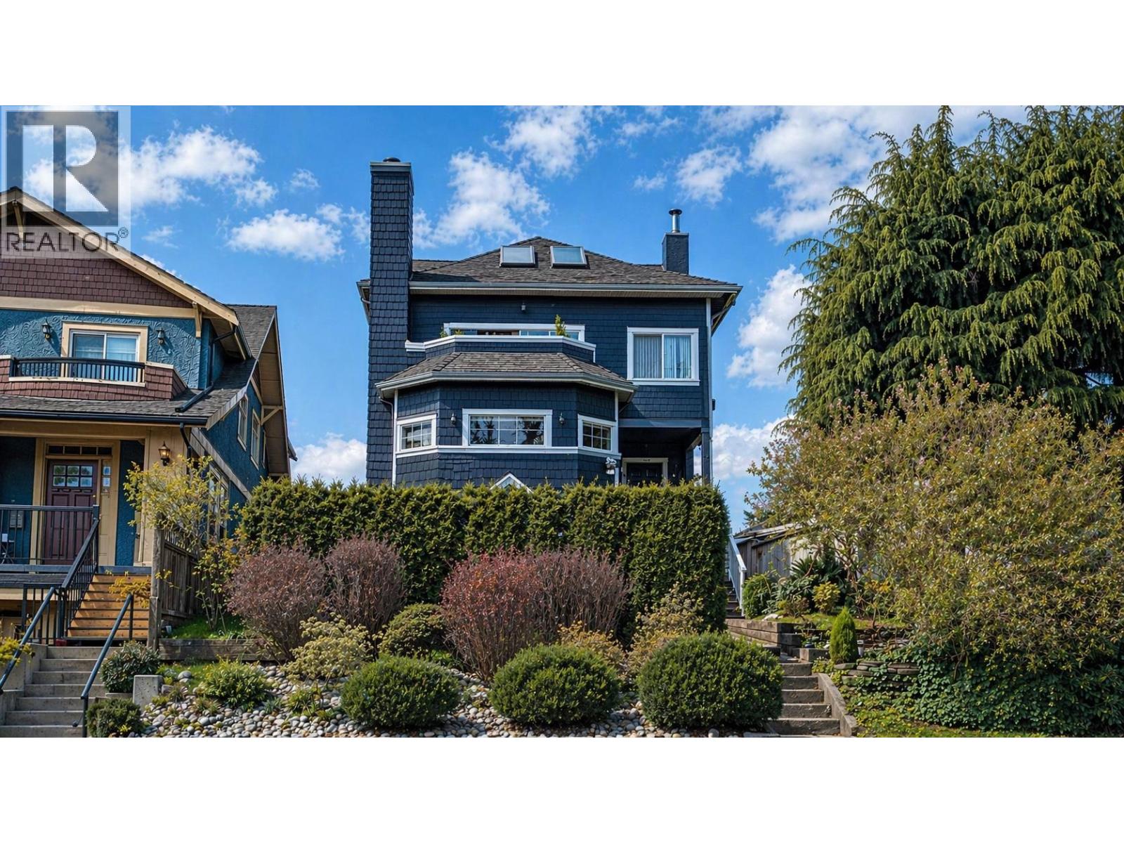 2158 W 3rd Avenue, Vancouver, British Columbia  V6K 1L1 - Photo 1 - R3113534