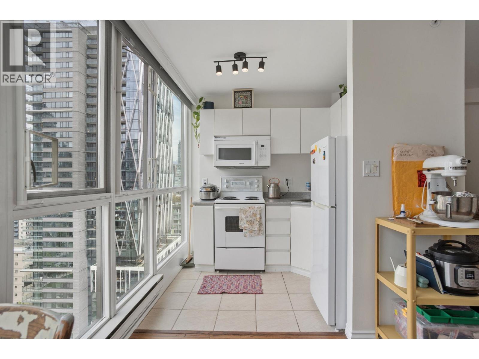 2101 1188 Richards Street, Vancouver, British Columbia  V6B 3E6 - Photo 3 - R3113635