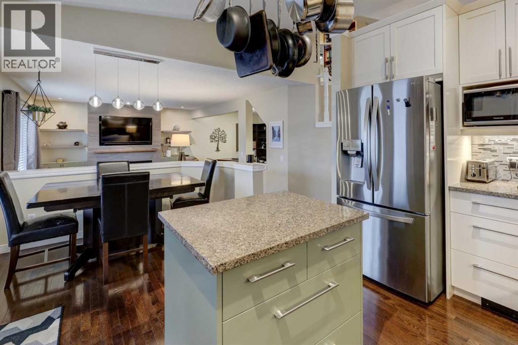 19 Riverstone Crescent SE, Calgary, Alberta  T2C 4A4 - Photo 8 - A2301777