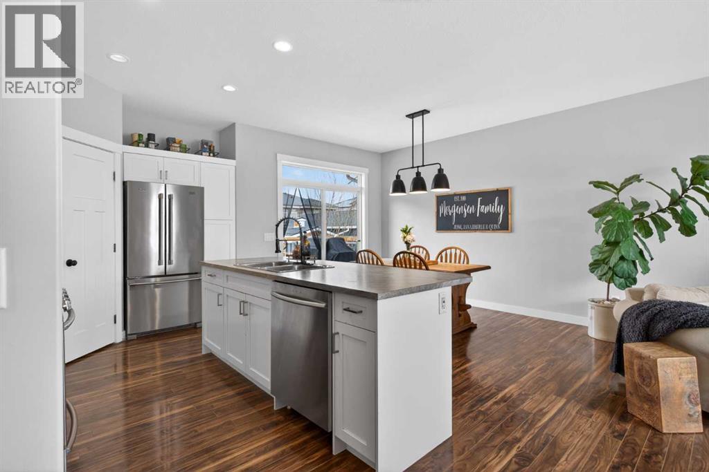 612 Country Meadows Close NW, Diamond Valley, Alberta  T0L 2A0 - Photo 9 - A2301804