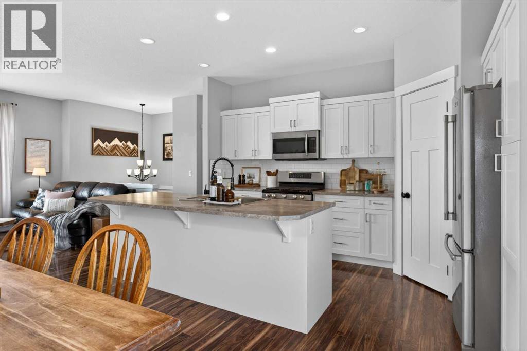 612 Country Meadows Close NW, Diamond Valley, Alberta  T0L 2A0 - Photo 11 - A2301804