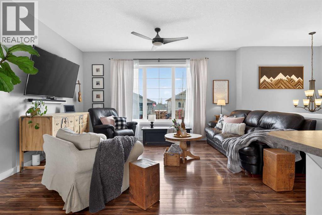 612 Country Meadows Close NW, Diamond Valley, Alberta  T0L 2A0 - Photo 4 - A2301804