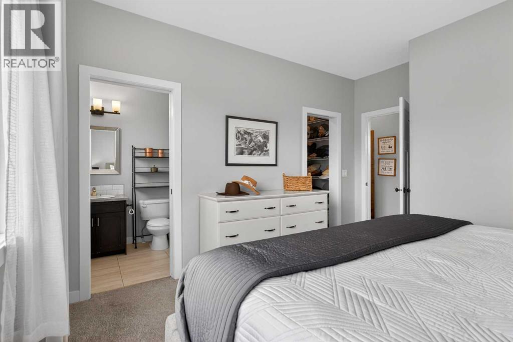 612 Country Meadows Close NW, Diamond Valley, Alberta  T0L 2A0 - Photo 17 - A2301804