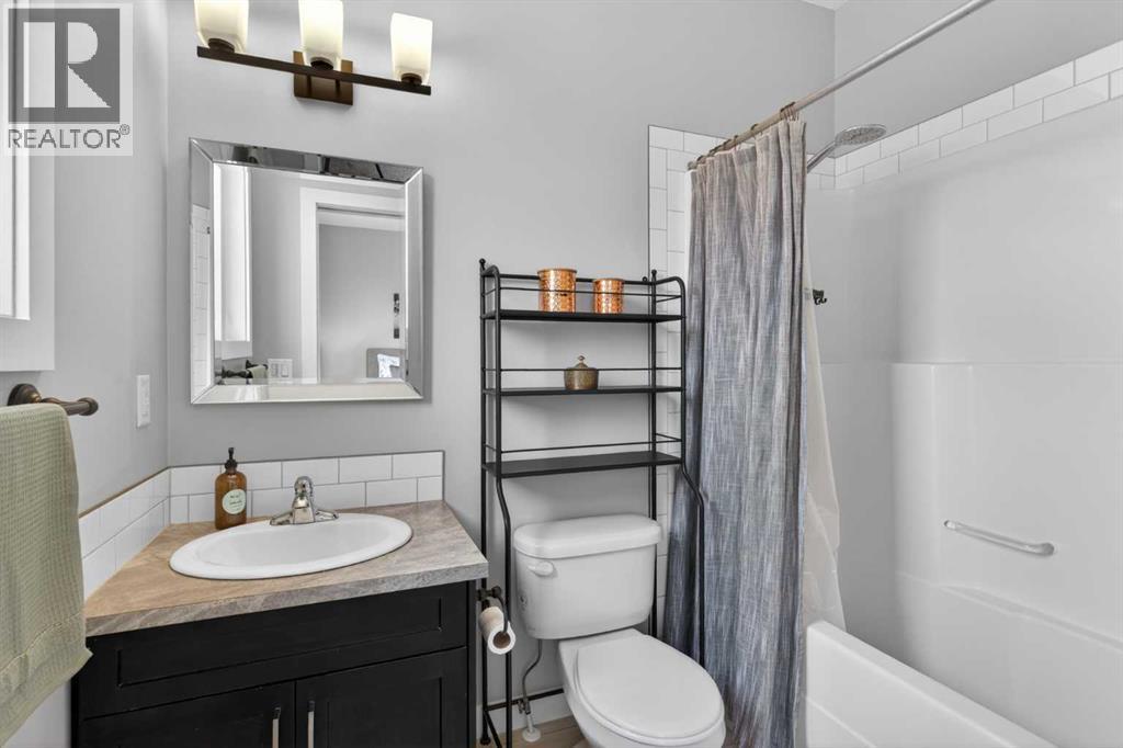 612 Country Meadows Close NW, Diamond Valley, Alberta  T0L 2A0 - Photo 18 - A2301804