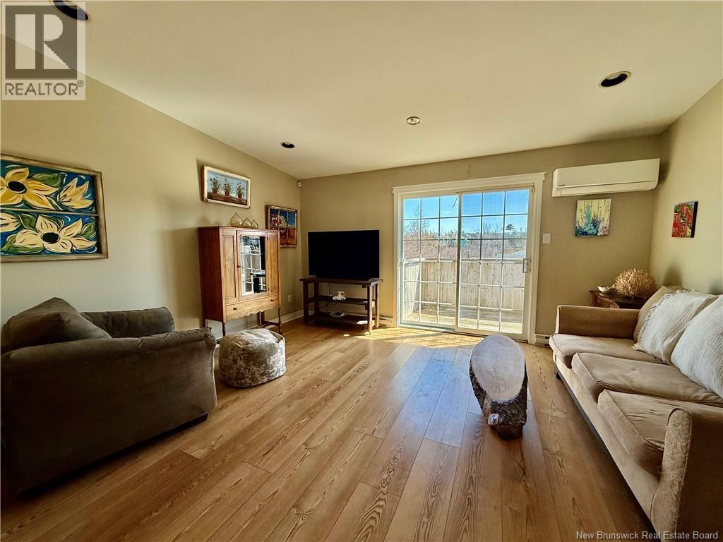 61 Downsview Drive, Saint John, New Brunswick  E2M 7X4 - Photo 2 - NB136164