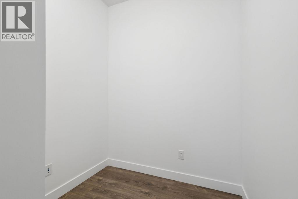 205 827 Roderick Avenue, Coquitlam, British Columbia  V3K 0E3 - Photo 11 - R3114803