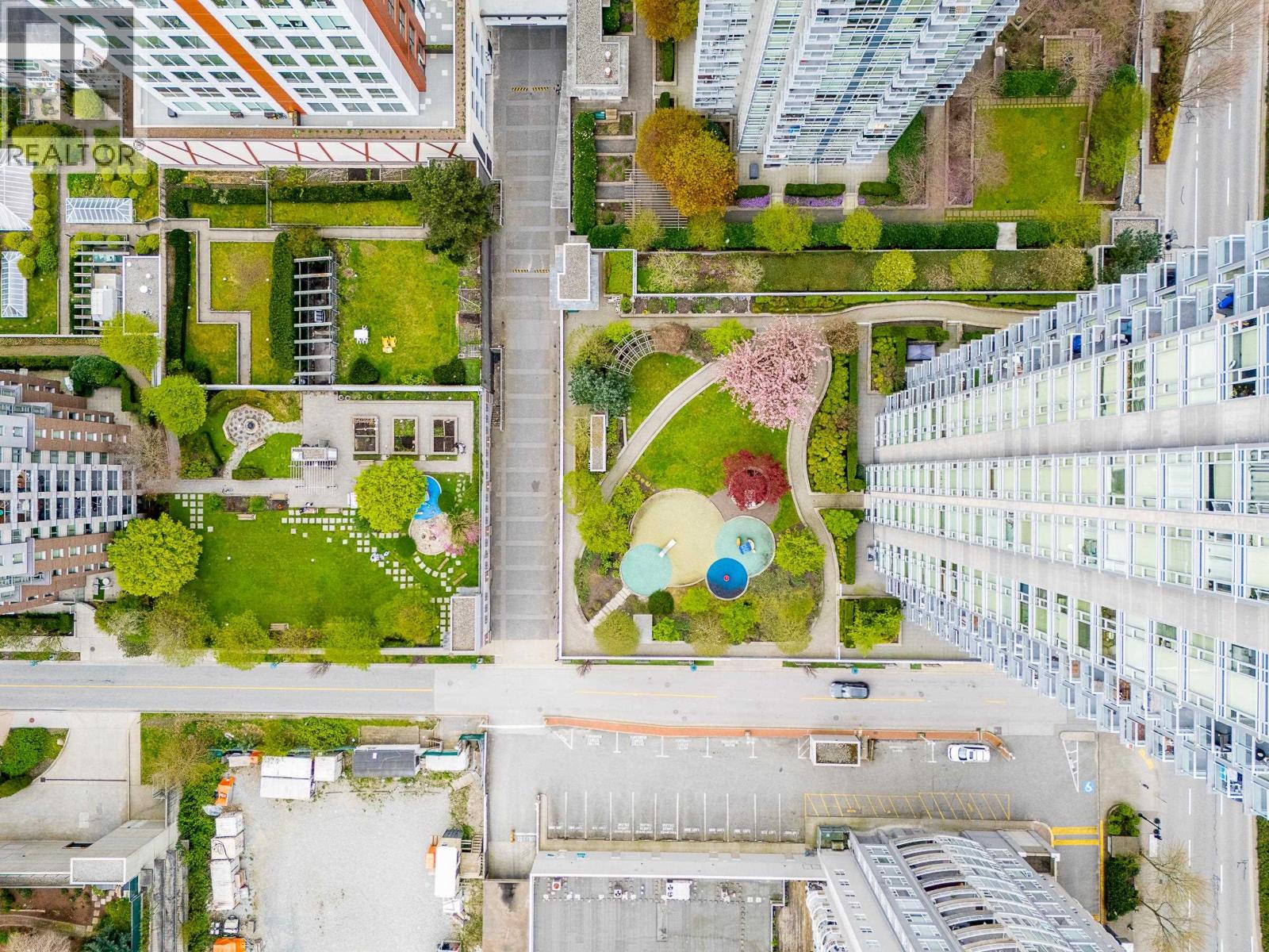 2501 1188 Pinetree Way, Coquitlam, British Columbia  V3B 0K9 - Photo 36 - R3114846