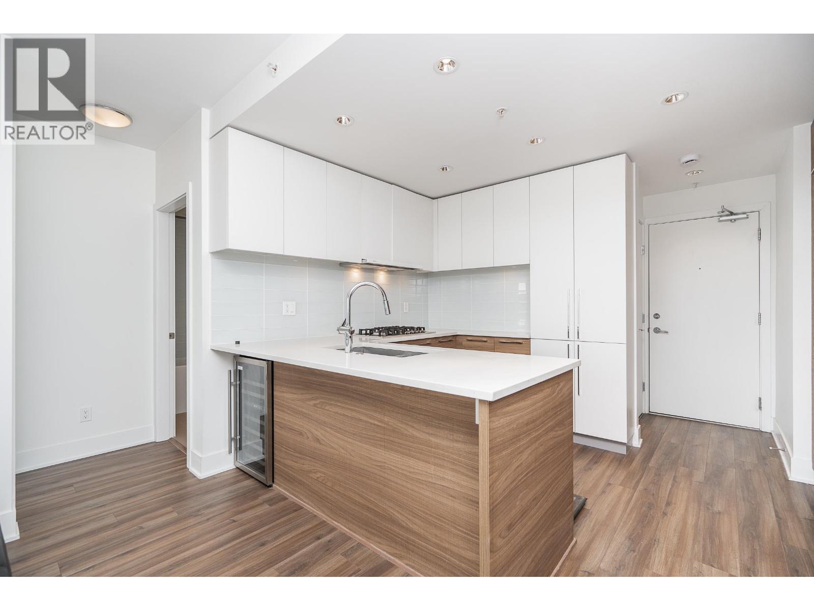 2501 1188 Pinetree Way, Coquitlam, British Columbia  V3B 0K9 - Photo 7 - R3114846