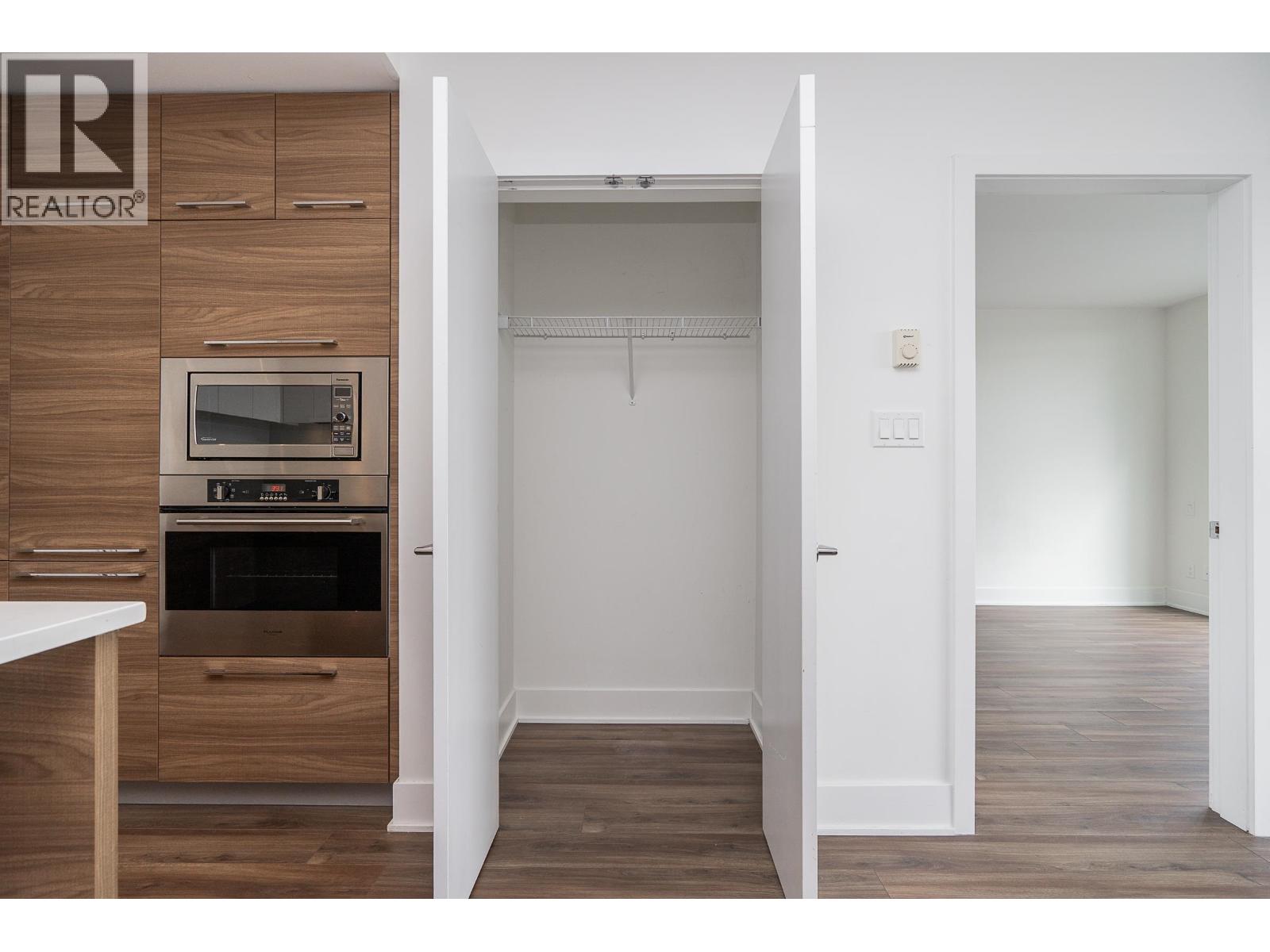 2501 1188 Pinetree Way, Coquitlam, British Columbia  V3B 0K9 - Photo 8 - R3114846