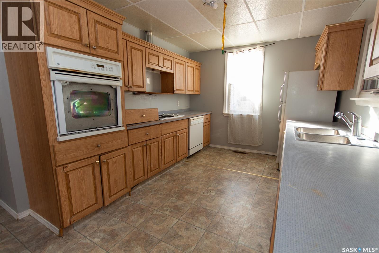 1131 104th Street, North Battleford, Saskatchewan  S9A 1N5 - Photo 5 - SK025259