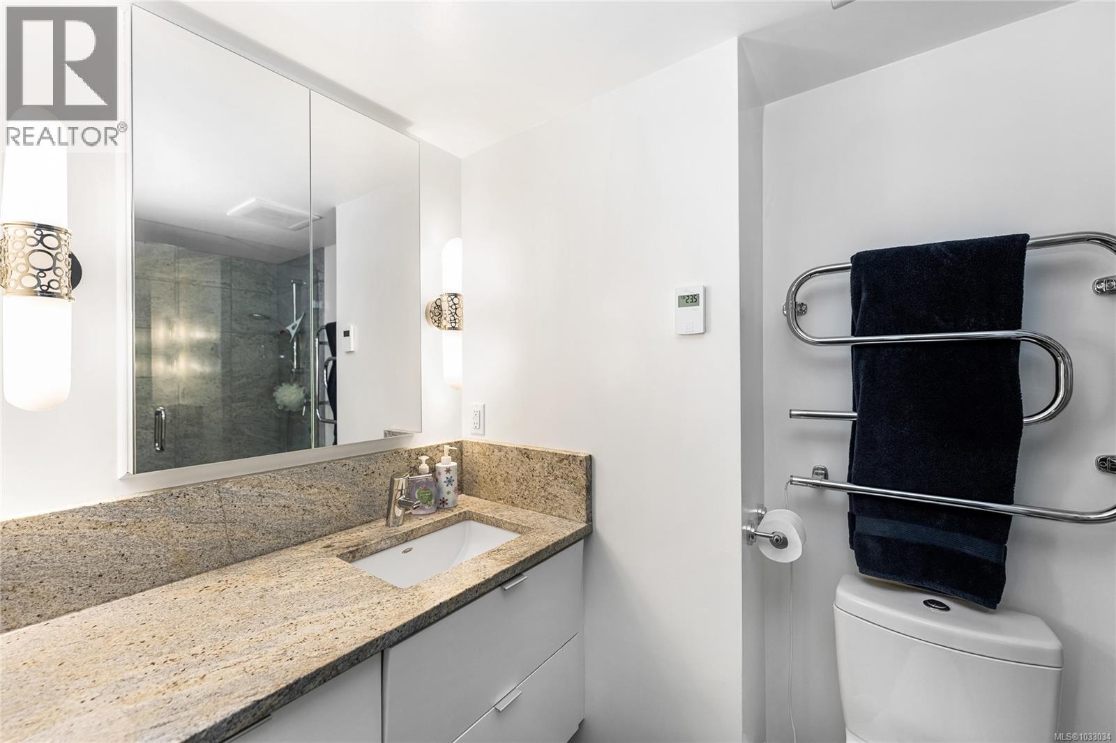 205 2910 Cook St, Victoria, British Columbia  V8T 3S7 - Photo 15 - 1033034