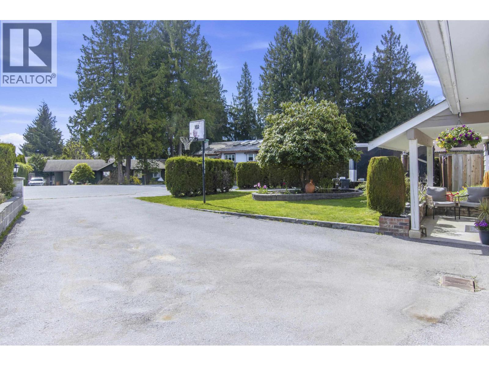 2541 Montrose Way, Squamish, British Columbia  V0N 1T0 - Photo 8 - R3114773