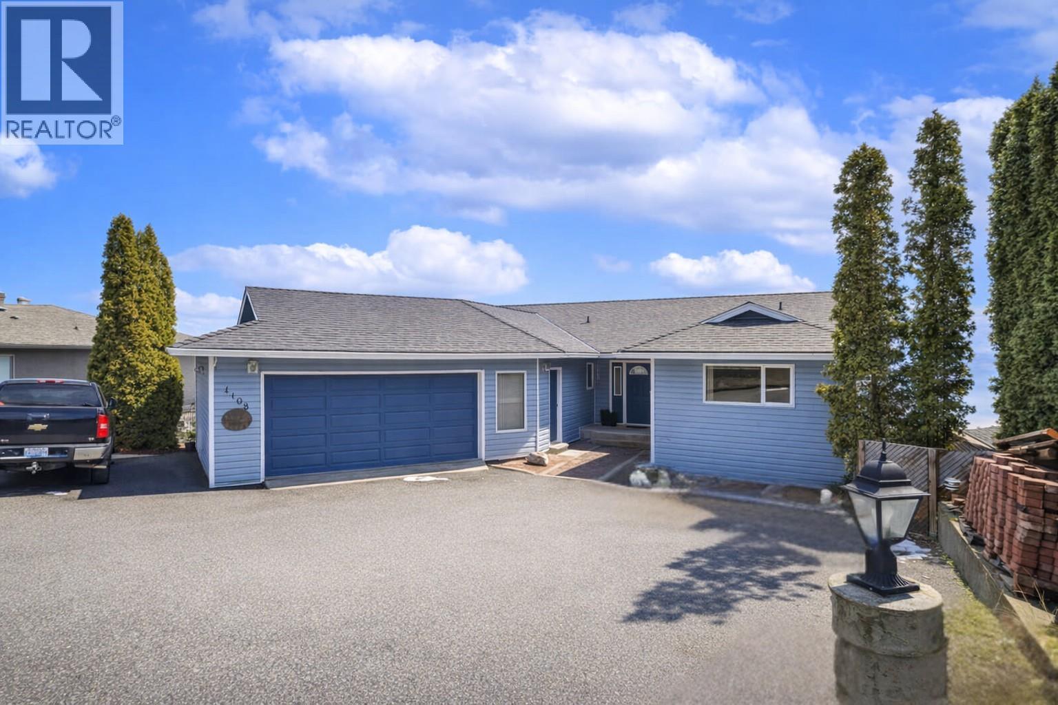 1108 Menu Road, West Kelowna, British Columbia  V1Z 2J5 - Photo 1 - 10379603