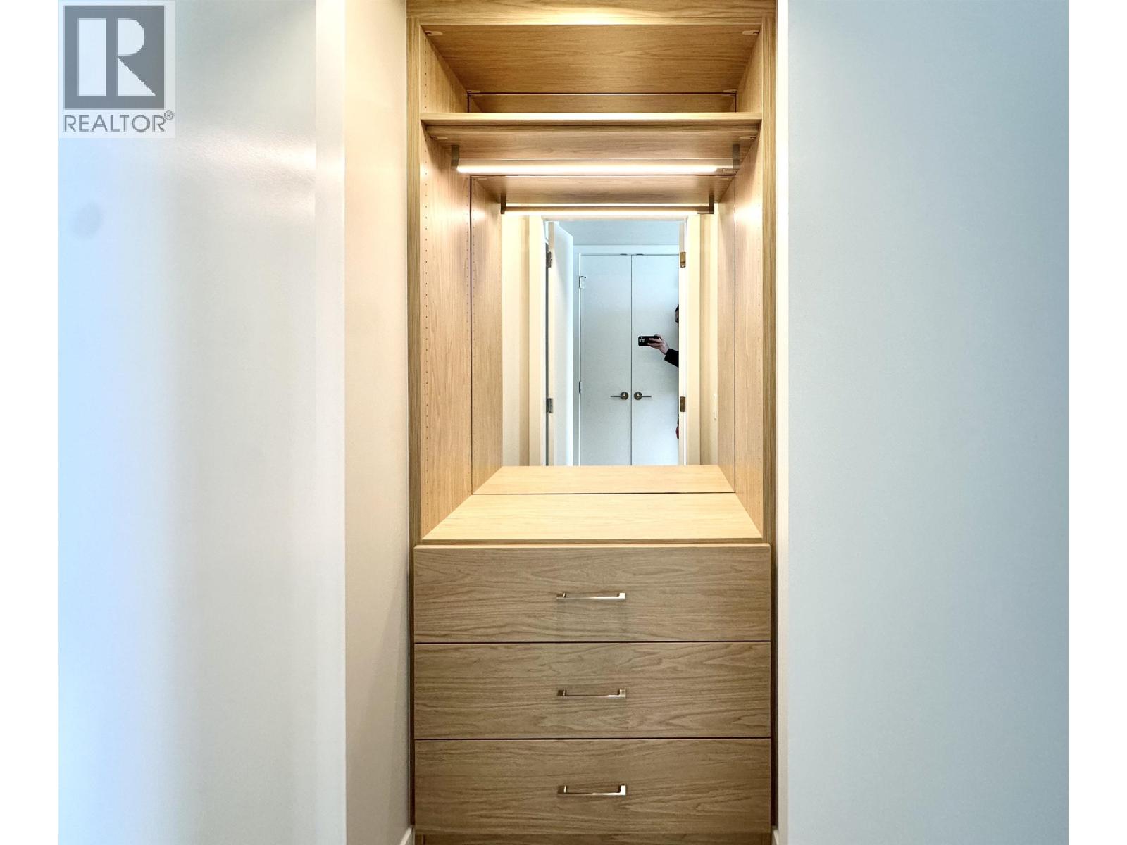 2401 485 W 42th Ave, Vancouver, British Columbia  V5Y 0R6 - Photo 9 - R3114802