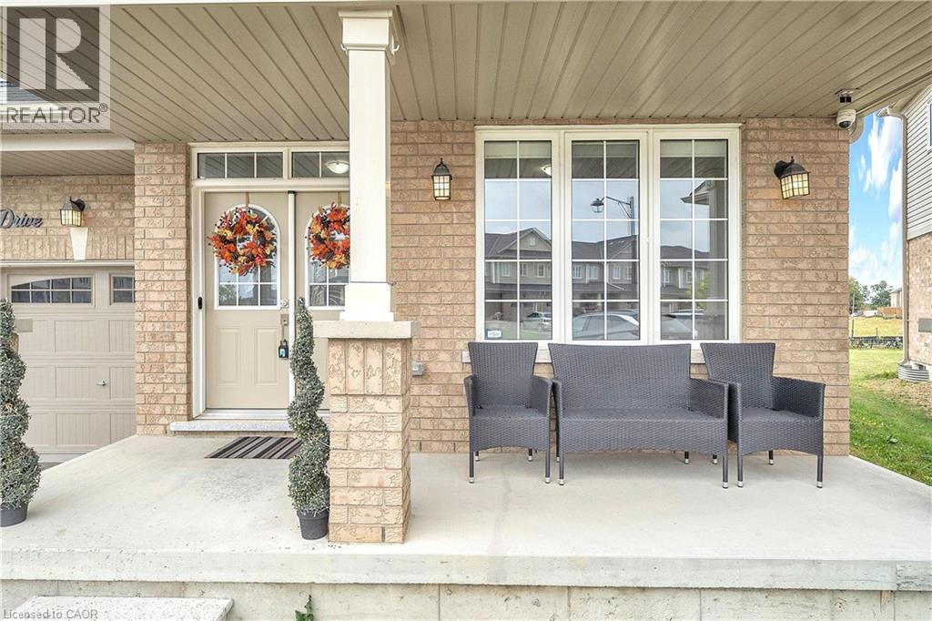 237 Kinsman Drive, Binbrook, Ontario  L0R 1C0 - Photo 3 - 40772760