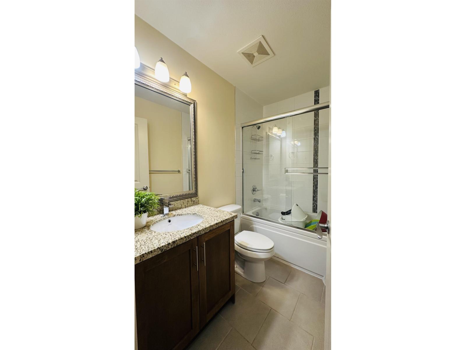 411 8168 120a Street, Surrey, British Columbia  V3W 3P3 - Photo 11 - R3114818