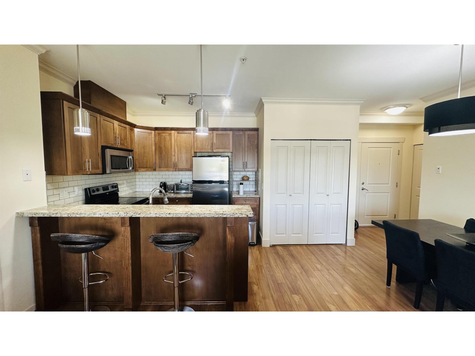 411 8168 120a Street, Surrey, British Columbia  V3W 3P3 - Photo 4 - R3114818