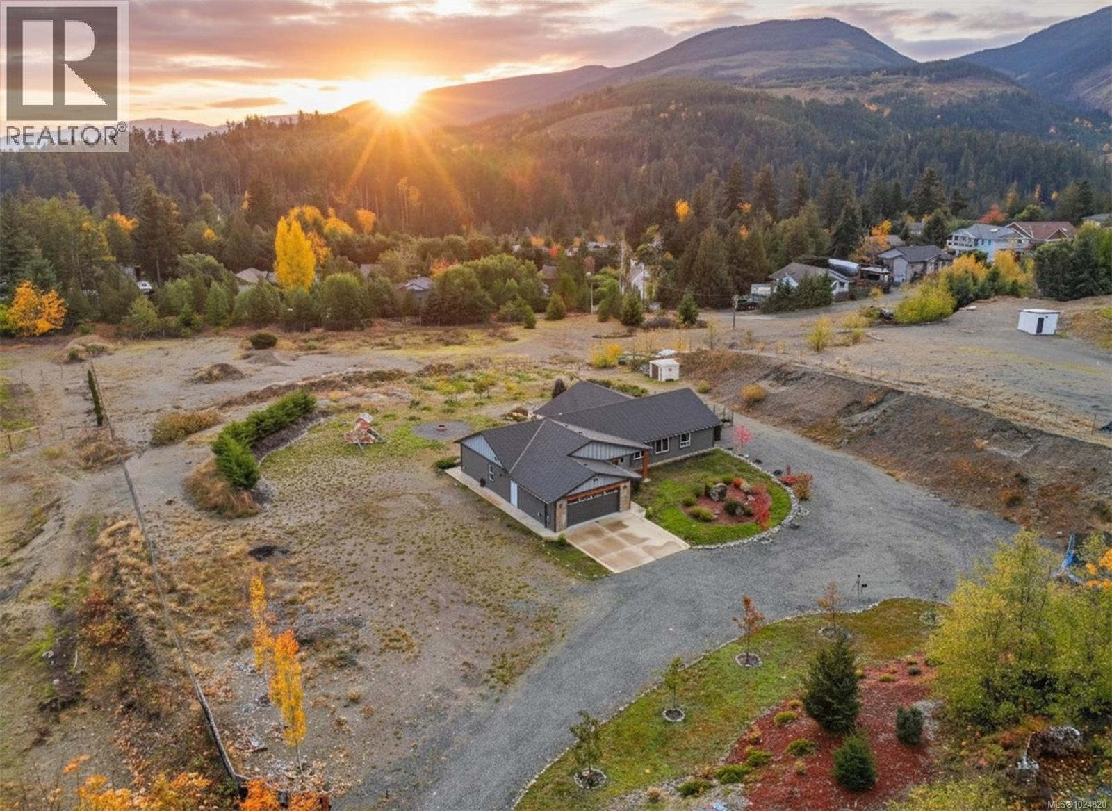 1700 Warn Way, Qualicum Beach, British Columbia