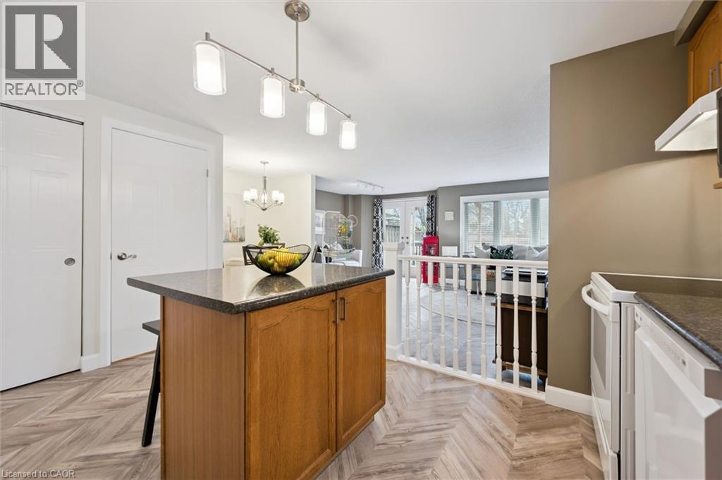 254 Auburn Drive, Waterloo, Ontario  N2K 3Z4 - Photo 2 - 40821758