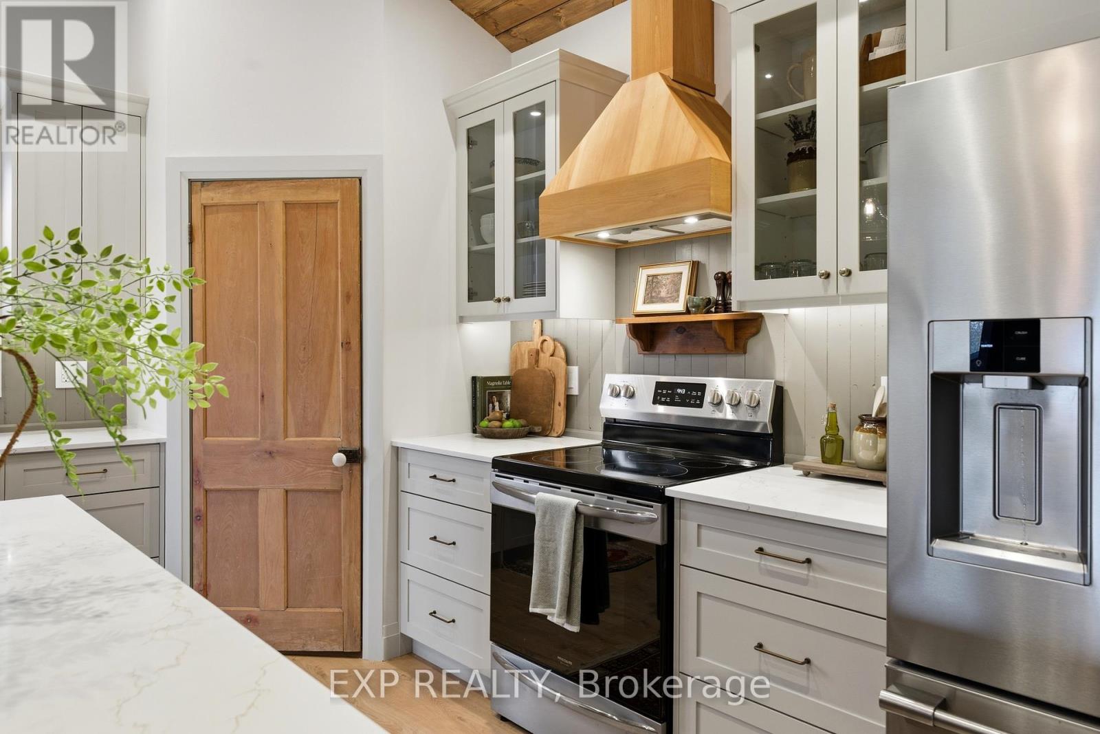 11 Lipson Avenue, Prince Edward County, Ontario  K0K 1T0 - Photo 14 - X13033066