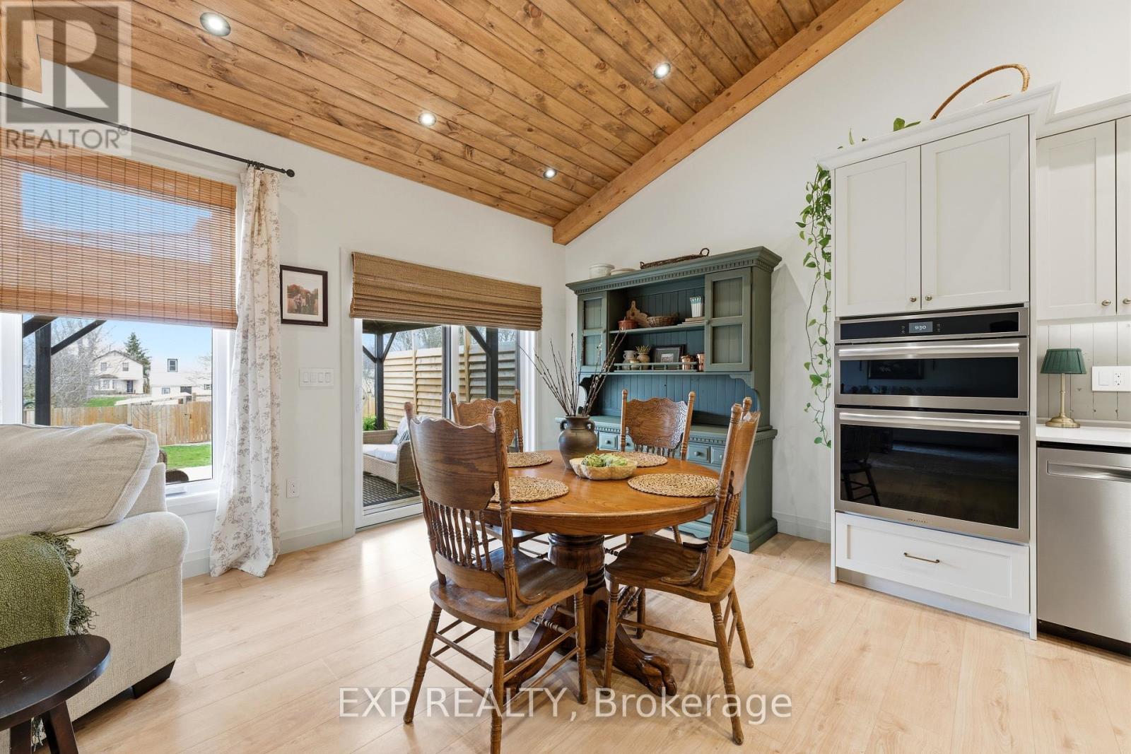 11 Lipson Avenue, Prince Edward County, Ontario  K0K 1T0 - Photo 18 - X13033066